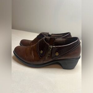 Easy Street | Women’s Comfort Wave Darcy | Brown Size 8M